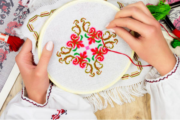 Create Table Runner By Your Embroidery Skill