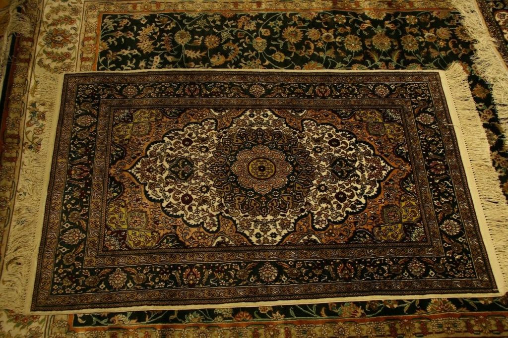 Wrap up rugs and carpets