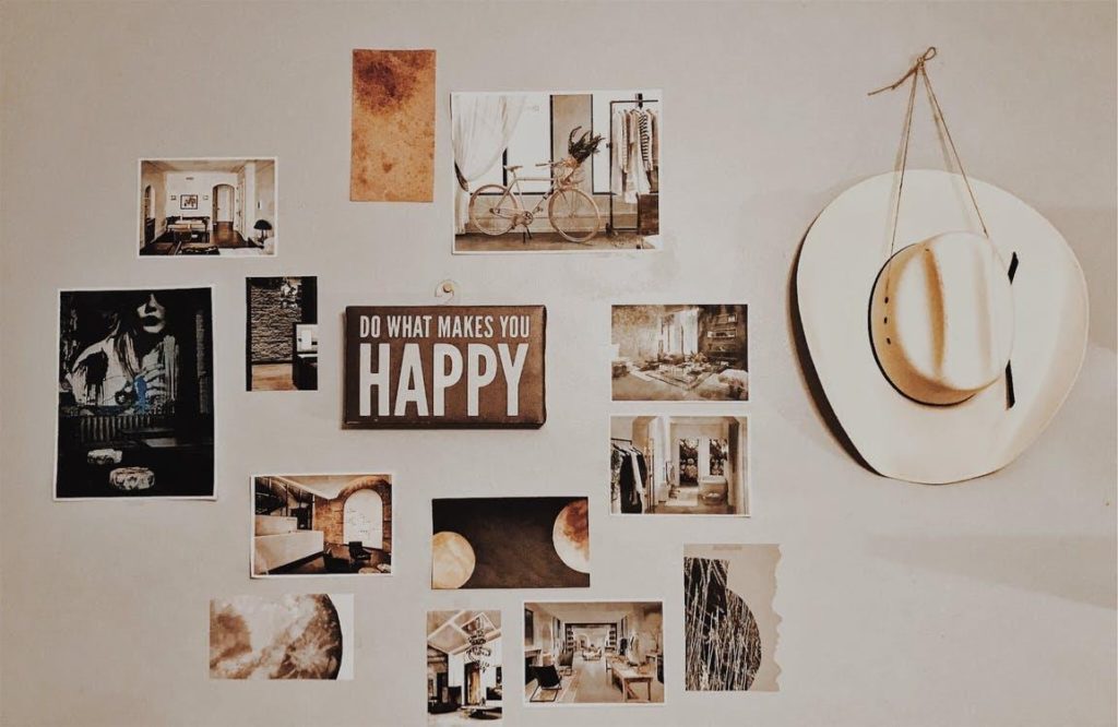Broadcast your happy memories on the wall