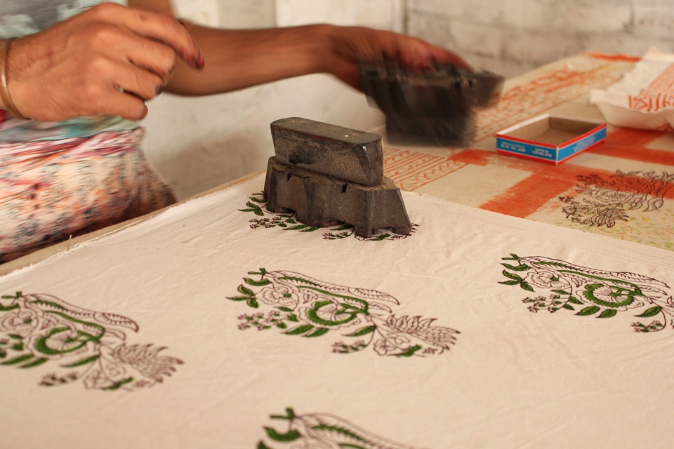 Purchase block printed handlooms.