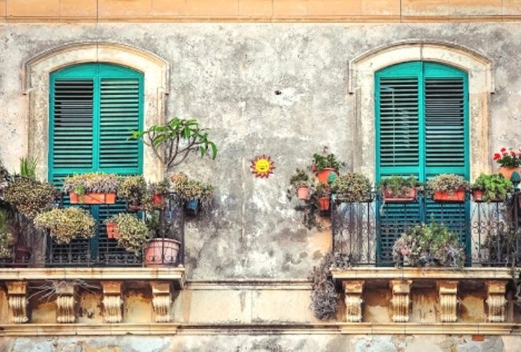 Nature Friendly Balcony Decor Ideas