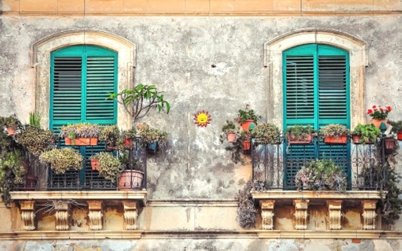 Nature Friendly Balcony Decor Ideas