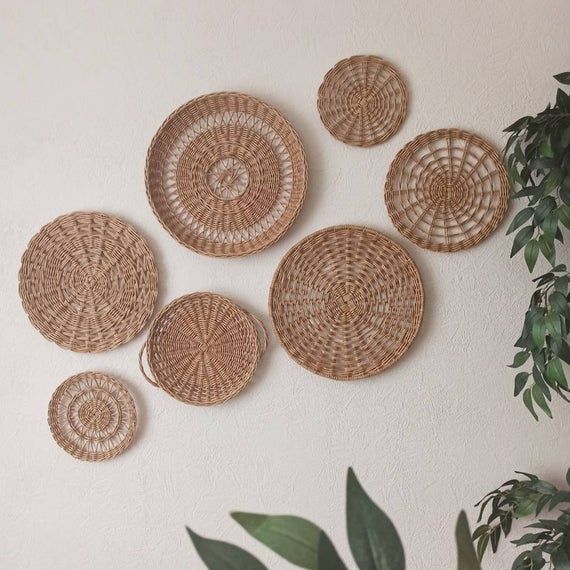 Hang Decorative Wall Plates